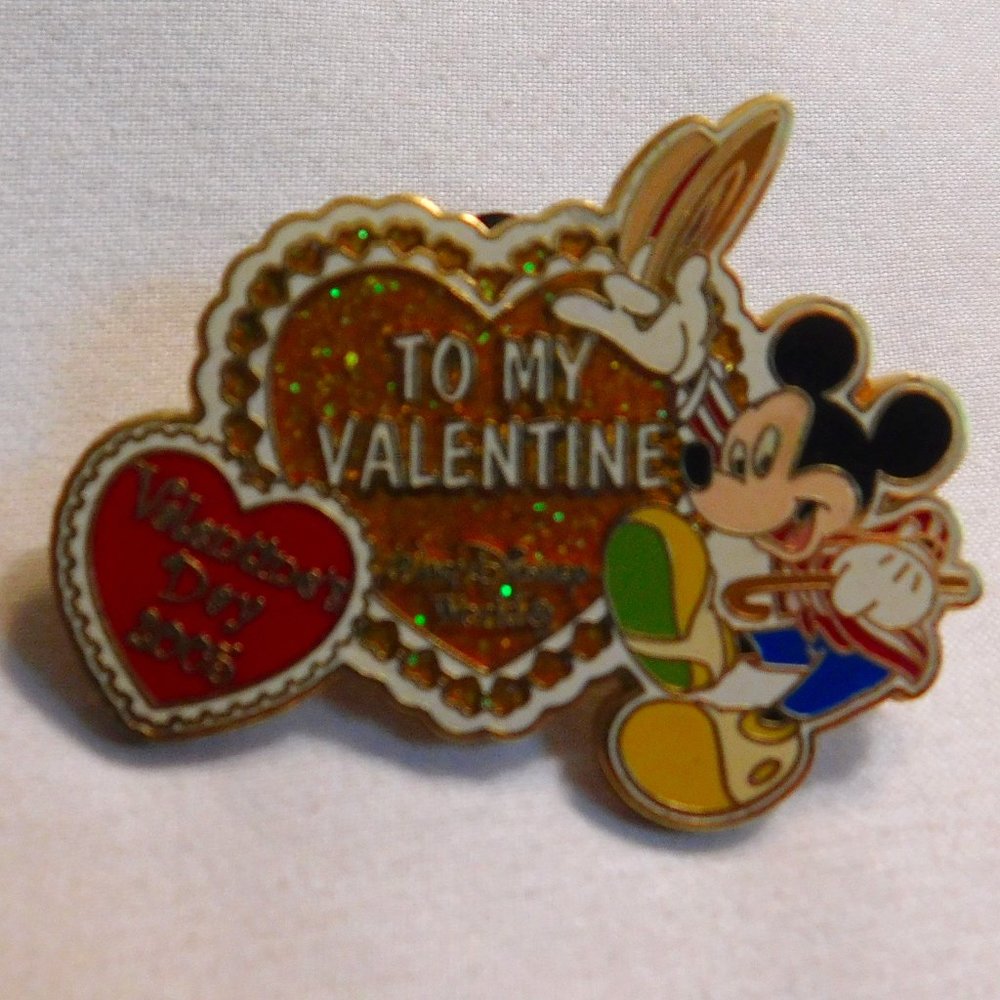 Walt Disney World Sweetheart Collection Valentine's Day 2005 Mickey Mouse Pin